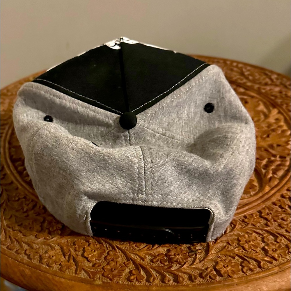 Marvel Hat - Picture 2 of 4